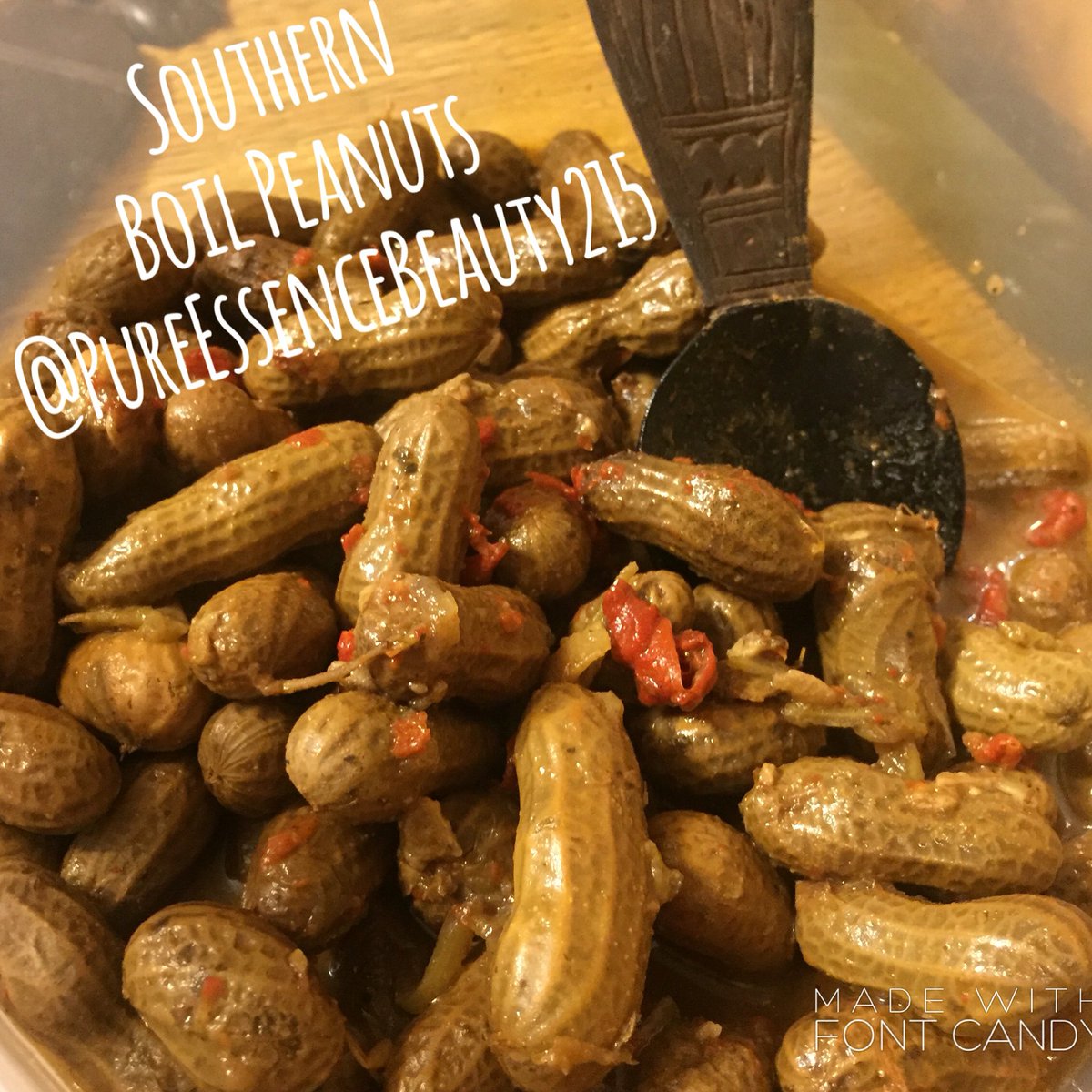 Nicole215's tweet photo. What y'all no about #boiledpeanuts #SouthernCuisine #FamilyRecipe #RawPeanuts #vegantreat #pebveg 😋 https://t.co/0UFLfiBjqA