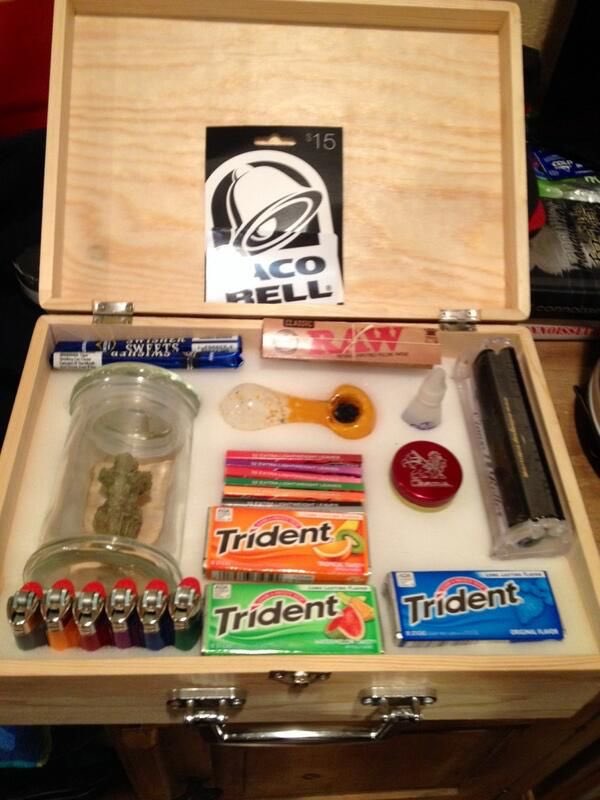 That_StoneShitt's tweet photo. All you need in one box😏⛽️ https://t.co/mhc6g1L3PG