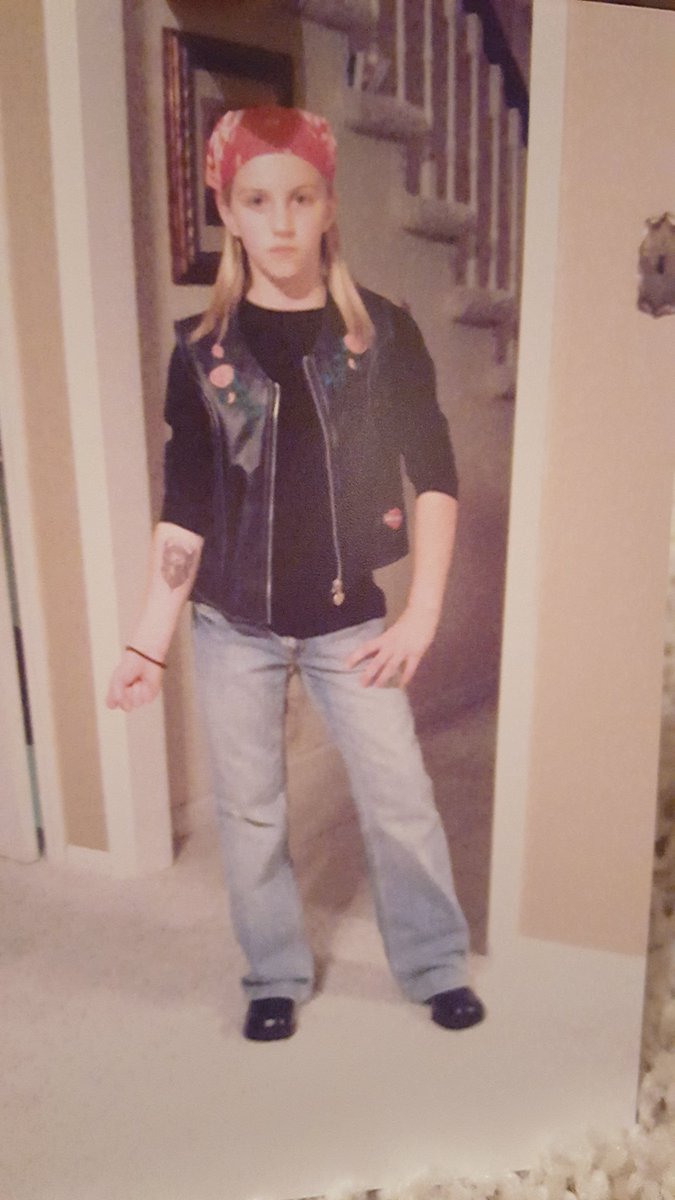 HillaryDickey's tweet photo. TBT to when @emily_dickey was a bad girl https://t.co/XTMX0WhqsZ