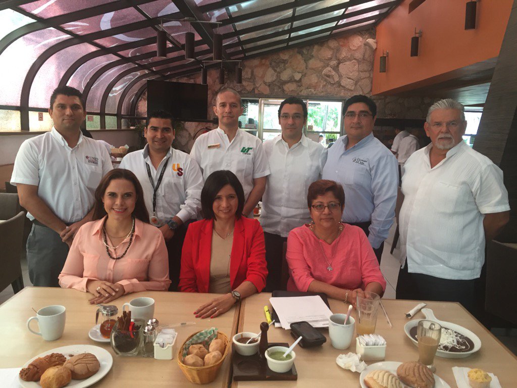 Compromiso con la democracia es tarea de todos <a href="/IEQROO_oficial/">IEQROO</a> <a href="/UTCancun/">UT Cancún BIS</a> <a href="/UNID_Cun/">UNID Sede Cancún</a> <a href="/UPN231_QR/">@upn231_qr</a> #USURcancun #voto