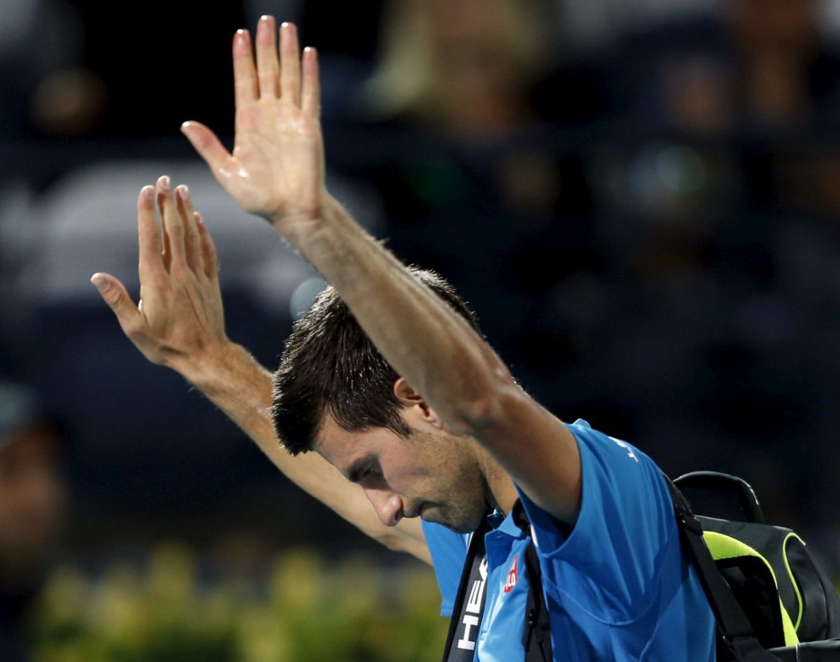 leparisiensport's tweet photo. Tennis : Djokovic abandonne à Dubaï et ne goûte guère les sifflets https://t.co/tMBwstPdcL https://t.co/WMr0PmbKOh