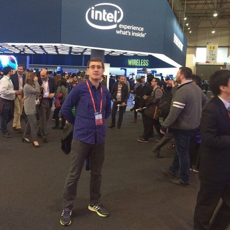 donandmerit's tweet photo. Experience what's inside... 5 "hidden" pockets. 📱💳🔑
@4yfn_mwc
#5pockets #pocketshirt #1sh… https://t.co/HExCUeZvCj https://t.co/bOTSXFyyYt