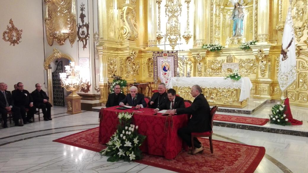 PasoBlanco_3's tweet photo. Histórico Acto Oficial de cesión de la #CapillaDelRosario al Paso Blanco #SomosBlancos https://t.co/lNBe2khWg9
