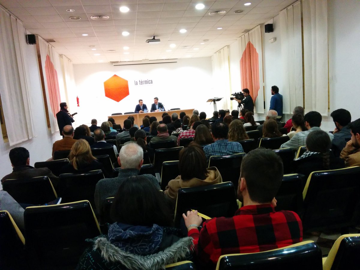 latermicamalaga's tweet photo. Abierta el Aula de Pensamiento Político de #LaTérmica con @VictorLapuente Modera: @goncharev https://t.co/ZfS498elgy