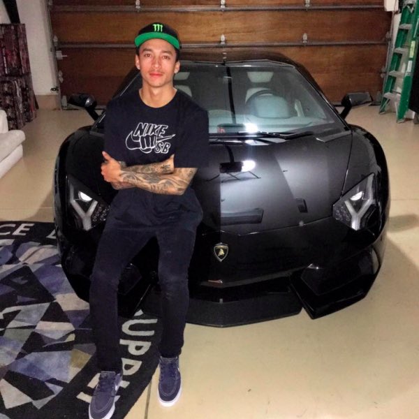 theokistensen's tweet photo. #dr3x Nyjah's fede bil🔥🔥 https://t.co/GjuHkJxW7A