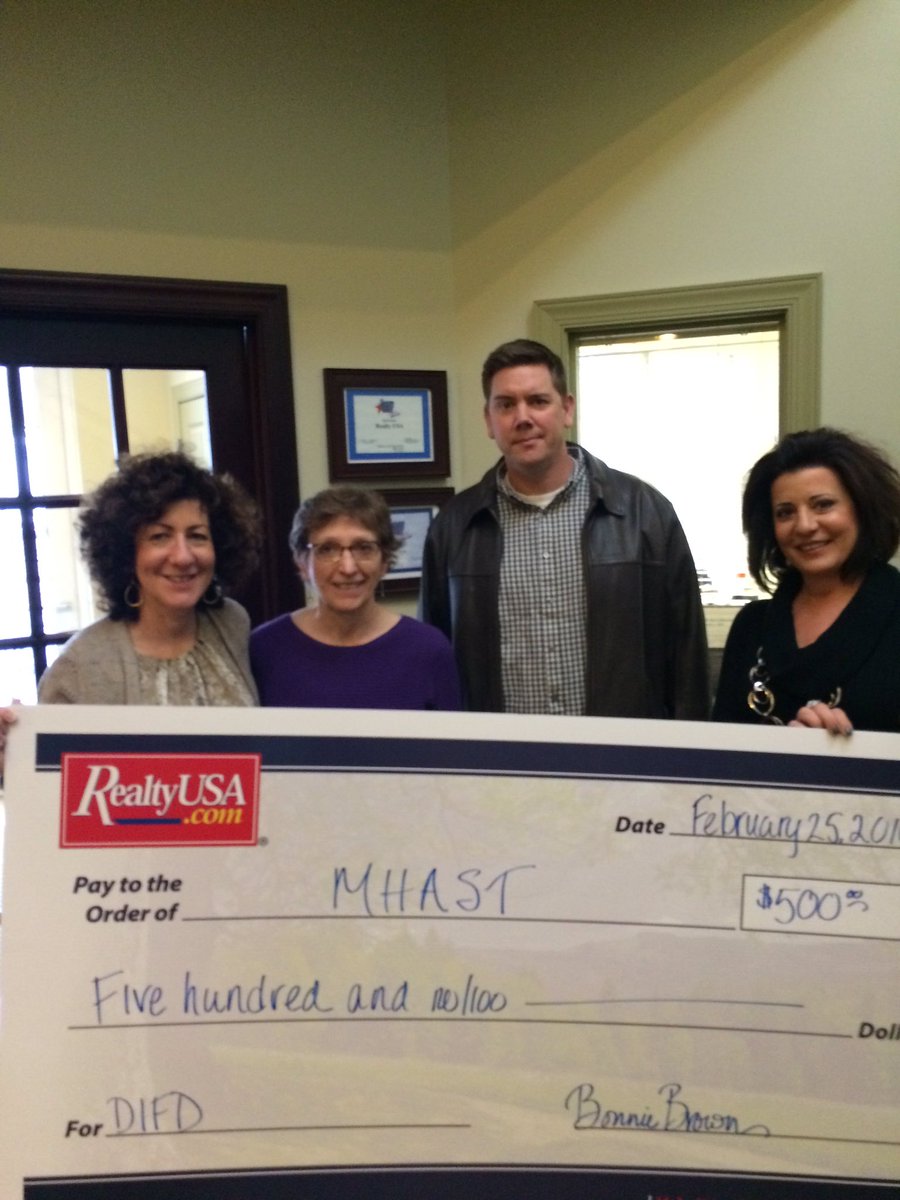 bonnie_brown's tweet photo. Bernadette Giacovelli and I presenting a check to #MHAST #DIFD #weallskatetogether https://t.co/XgNEqo98La