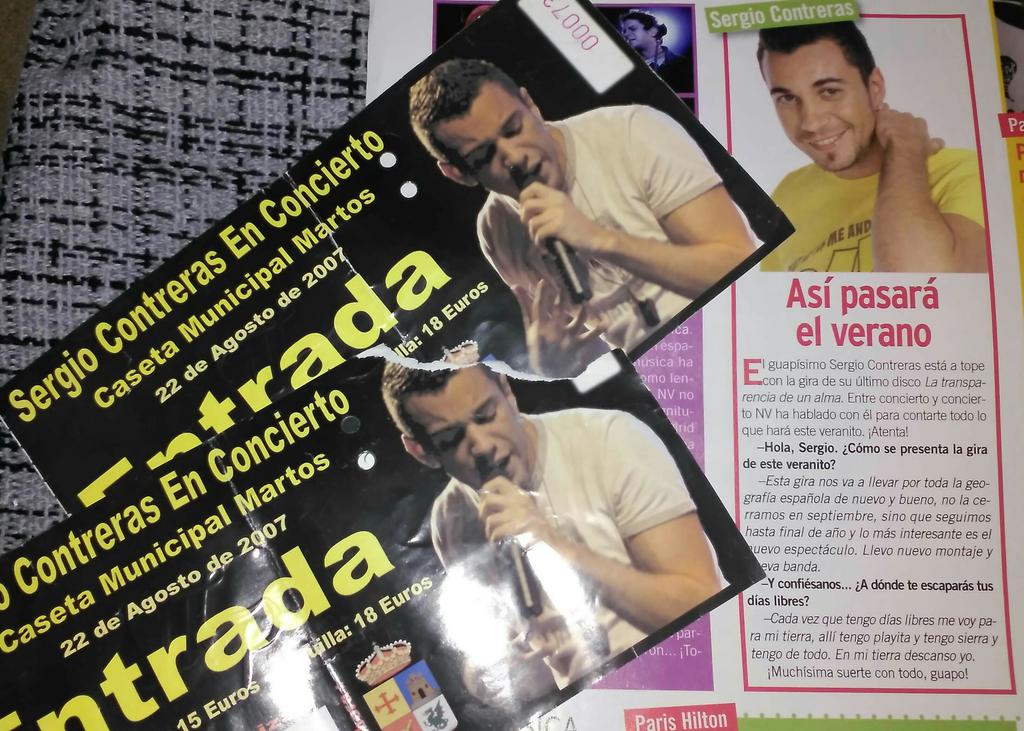 Leyre_HM's tweet photo. #Recuerdos #Revistas #Conciertos @Sergi0Contreras 
¡Me encanta encontrarme estas cositas!
¡Quiero un concierto ya! https://t.co/YtDdGLBMqy