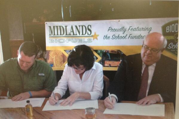 Bio4EDU's tweet photo. Aug 8th, 2013, #Bio4Edu signed our 1st contract w/ Lexington Richland Dist 5 &amp; we've helped local communities since! https://t.co/DlxWmucJHE