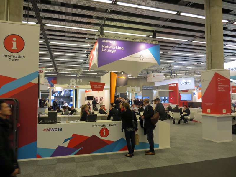 icanbounce's tweet photo. At the #MWC16 info desk: "Excuse me, but have you seen Mr. Bouncy from #CandyBounce ?" https://t.co/wLYRGIwvdU
