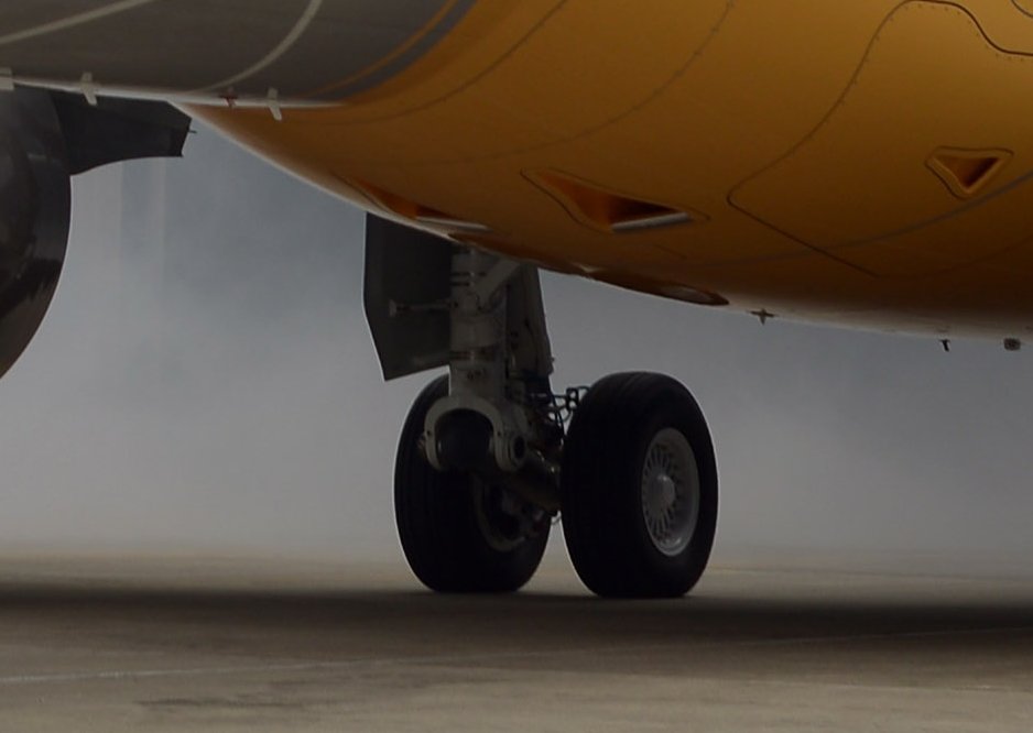 Design notes on embraer's new e190e2. hello, trailing link landing gear! 1st time on a
