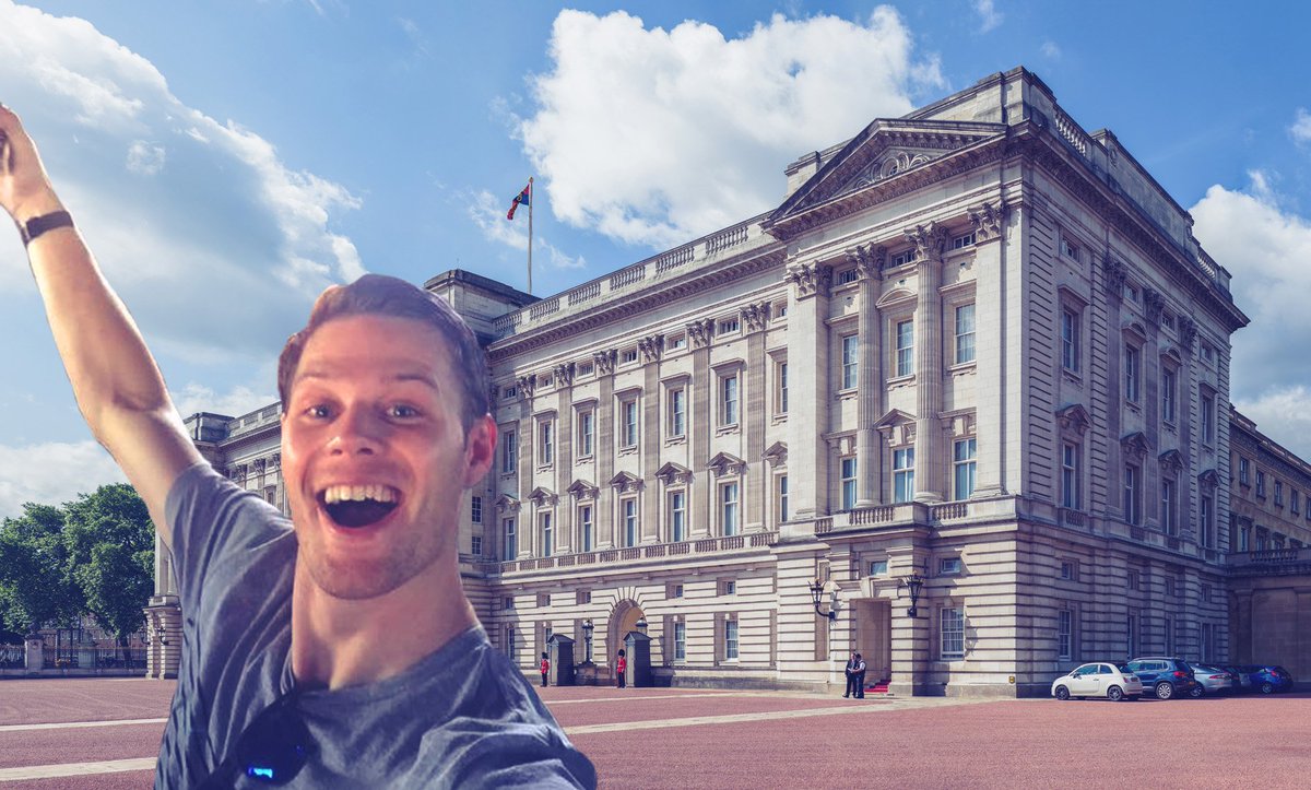 SamCoomber's tweet photo. Having no fear "running" around London, selfies everywhere! #FearlessFeb3MZ @zenogroup @3MonkeysZeno 1/2 https://t.co/yLVFSeq0Vh