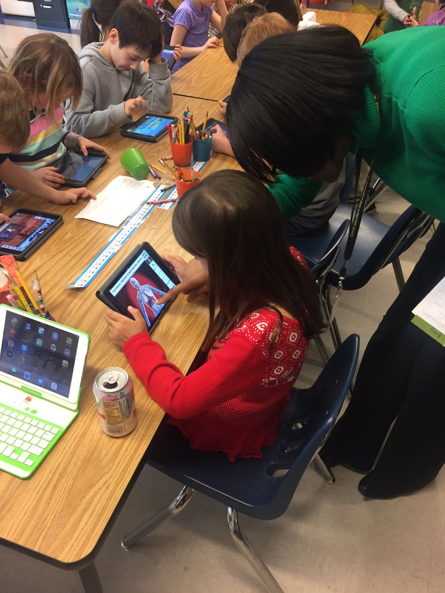 kestanfield's tweet photo. I💙my #TechTakeOvers @sparkPTO #MsMailman 's class! #science #math #literacy @apsinstrucTech @apsupdate https://t.co/KkAAaVE7Vz