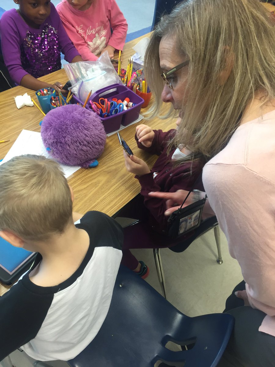 kestanfield's tweet photo. I💙my #TechTakeOvers @sparkPTO #MsMailman 's class! #science #math #literacy @apsinstrucTech @apsupdate https://t.co/KkAAaVE7Vz