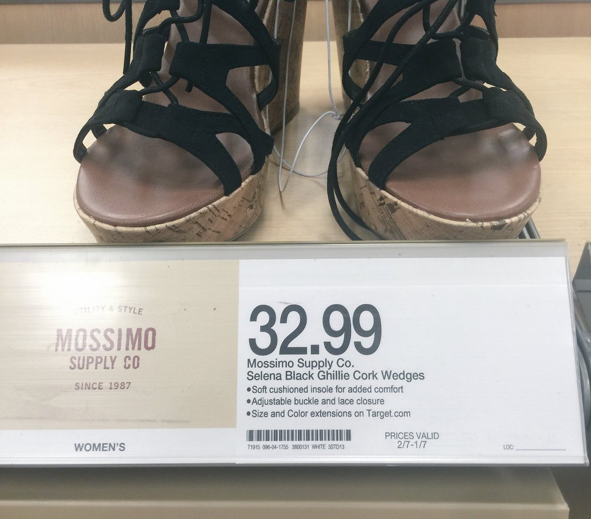 VMLMichaelW's tweet photo. Training my new Shoe Specialist yesterday, I stumbled upon something interesting. Coincidence, @SelenaAlbino? https://t.co/KUZSk2CAng