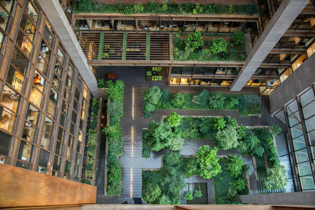 OccupyWallStNYC's tweet photo. #inequalityis having the space for an indoor garden while people sleep on the streets. @FordFoundation https://t.co/PeH6Lsl643