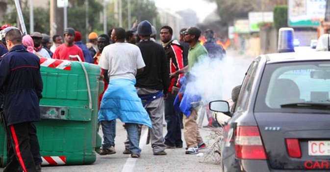 Piovegovernolad's tweet photo. Novi Ligure, i profughi in rivolta bloccano l'intera città: "Vogliamo la Tv e il  ... - https://t.co/Pb0XGacWes https://t.co/BOcES5vVM4