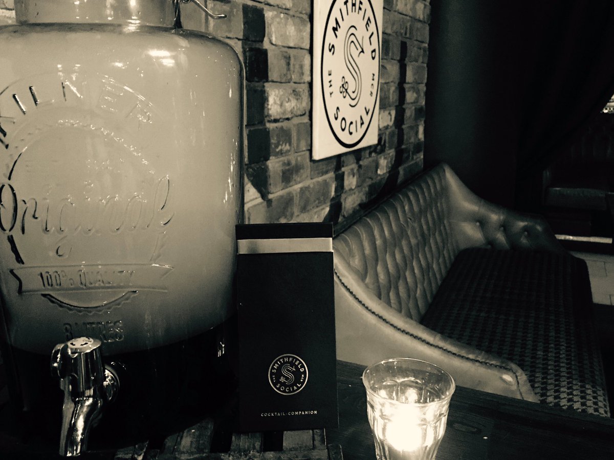 smithfieldnq's tweet photo. Come visit us down at the Smithfield Social NQ! #smokedcocktails #northerquater #bluu #Manchester https://t.co/Ae9fROmcFL