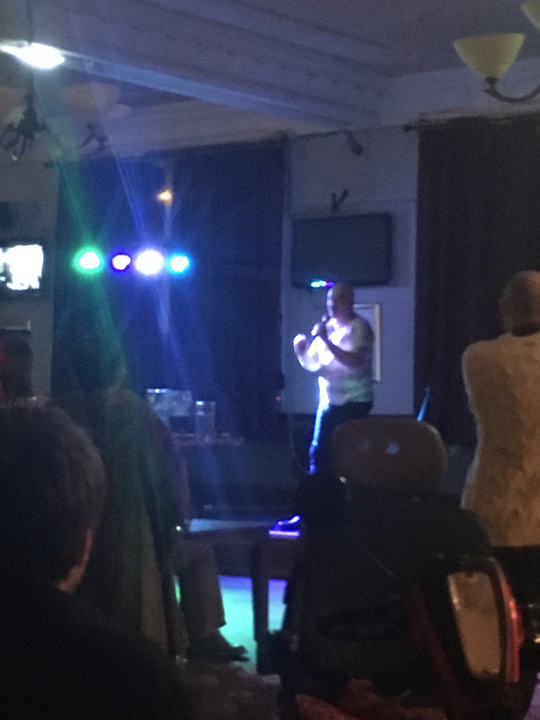 lemanieclaire's tweet photo. #DanBarnes first comedy act on at #SSS #ScratchSouthShore #RoyalOak https://t.co/MBNI0OkeSa