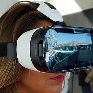 Krista_Teearu's tweet photo. Samsung Gear VR will be free with Galaxy S7 pre-orders @gibiz https://t.co/CjagNbwkiG #VR https://t.co/F9NNoHA2cQ