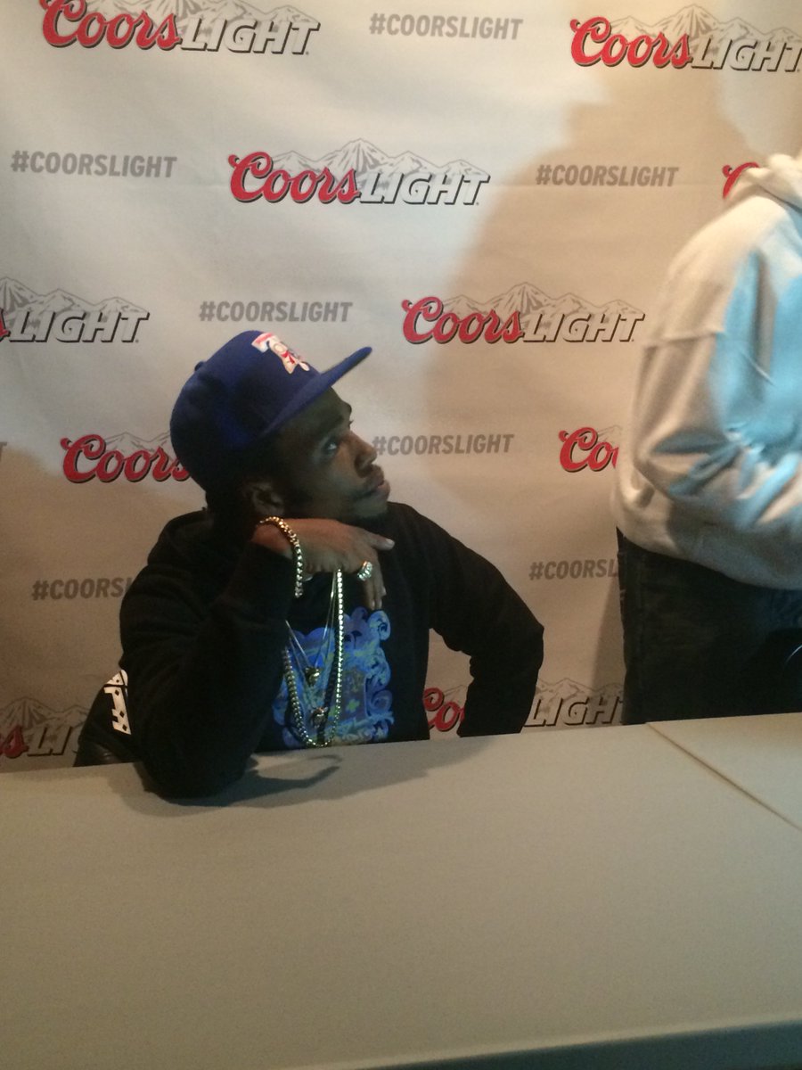 iSocialiteMedia's tweet photo. #tbt: Our friends at @CoorsLight brought out @currenSy_spitta &amp; @stalley to @PubWebb for #CLreFRESH. #bts https://t.co/zUc5p5TELX