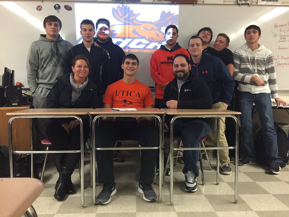 Mohonasen Football tweet media