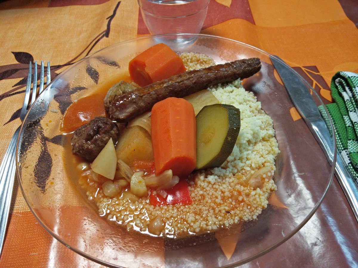 __sebastien's tweet photo. Le couscous de @Monsieur_YD envoyait du lourd. @kimdelagarde ne tiens plus. #BAFD2 #onsestbon #topchef https://t.co/mJX4C0zfjT