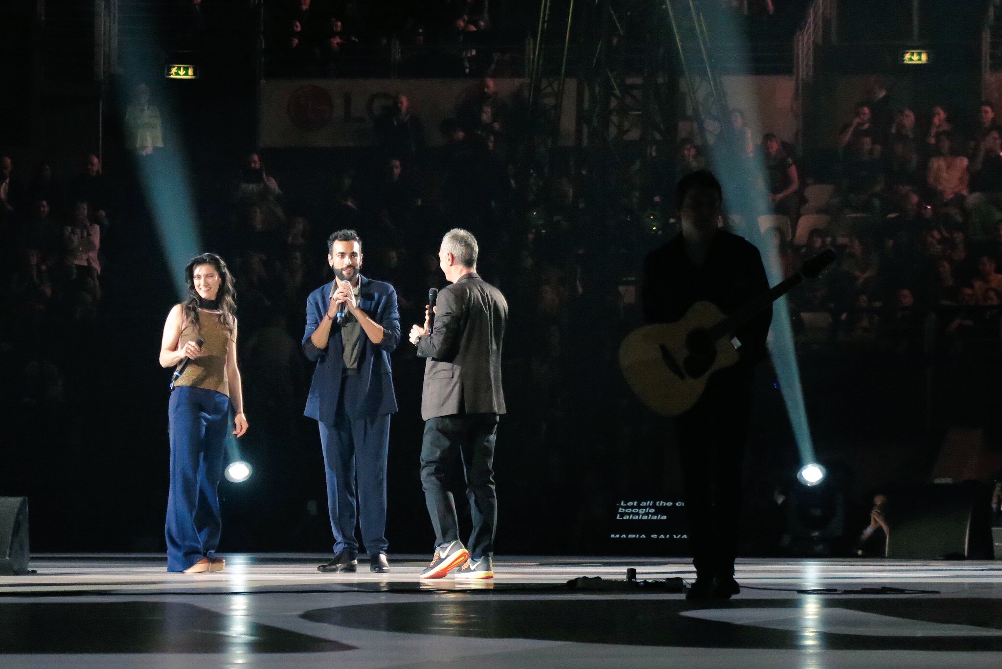 Festa Radio Deejay - Roma 25/2/2016 - Pagina 2 CcFjQgyW8AANAF5