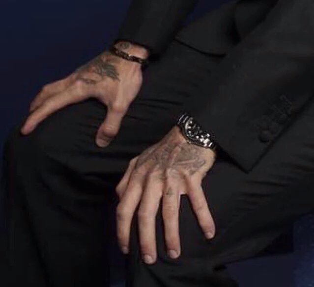 liamssdetails's tweet photo. hands https://t.co/6clD8nxXSj
