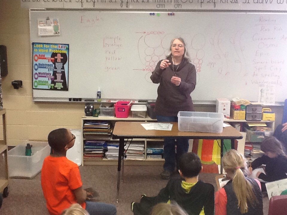 4BEgesdal's tweet image. Day 114 thanks Lisa from @WinnebagoCCB for telling us about trees and what we can learn from them #communitymember