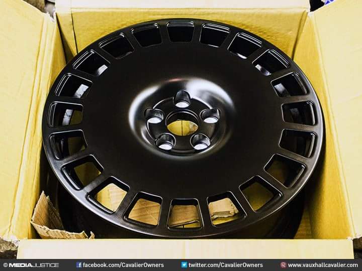 DanFurr's tweet photo. These rims are going to look the mutt's nuts on my Cavalier Turbo 4x4 project car. Massive thanks  @demontweeksperf! https://t.co/KOelUCStFq