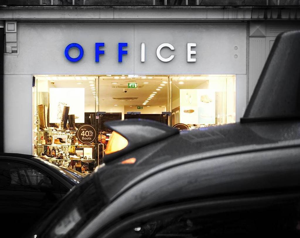 GavriiLux's tweet photo. N o m o r e I C E ?? ❄❄ @officeshoes #signage #gonewrong #office #shoes #retail #playwit… https://t.co/plo6VhbzBN https://t.co/fsgslz2nuv