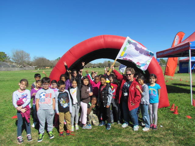 marshawicks's tweet photo. Mrs. Wicks 2nd Grade at BPE Fun Run Boosterton @marshawicks @monicammn @gluv78 @AP_Emery #booster2016 https://t.co/FMXbtEt4Ay