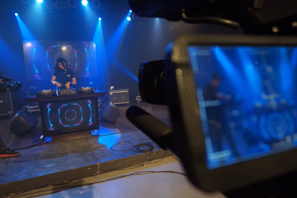 elenainbali's tweet photo. Elecro Room #edm #sboTV @sbotv https://t.co/0ueINq5mtb