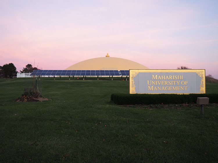 aaronseward1's tweet photo. I wrote an article on Maharishi Vastu architecture and Fairfield, Iowa, for Curbed. https://t.co/aYknmtRgEK https://t.co/k5lGsa0F7j