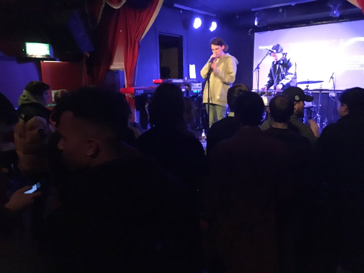 GoldenPlec's tweet photo. Packed up front for first act - this is gonna be cracker!
Slick beats from @KojaqueMusic pulling em in! #GoldenBeck https://t.co/Xg6ip8yC46