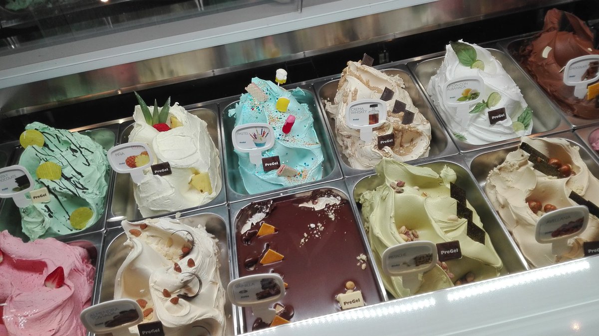 RafitaGourmet's tweet photo. Hoy visitando la @FeriadelHelado #Fihe2016 en @PepsiCenterWTC la cual estará hasta el sábado 27 de Febrero #Helado https://t.co/JWDUSDdBCC