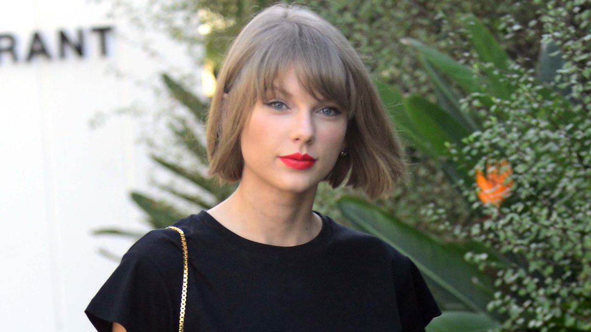 etnow's tweet photo. Fashion on point! @TaylorSwift13 steps out in edgy black leather platform booties. https://t.co/8UhSBZWJVl https://t.co/ZE2FvdUjJG