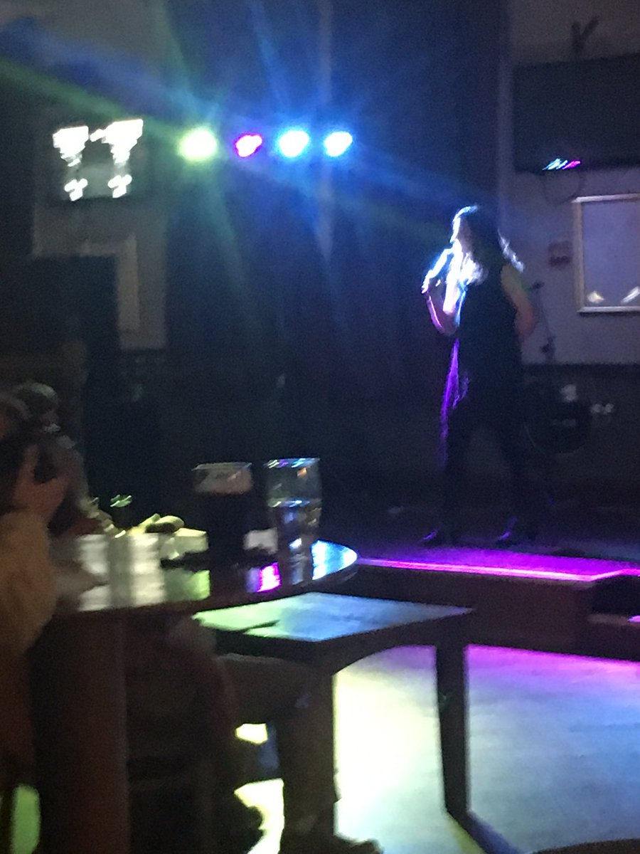 lemanieclaire's tweet photo. @lindseydavies77 #SSS #ScratchSouthShore addressing the difficulties of having family as audiences at comedy gigs https://t.co/dIJVNI60dI