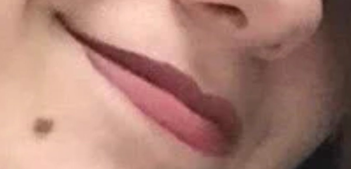 Babgonewildz's tweet photo. I swear to god you don't have to everrr worry about me caring about your opinion if your lips look like this https://t.co/KkwK9GbfMh