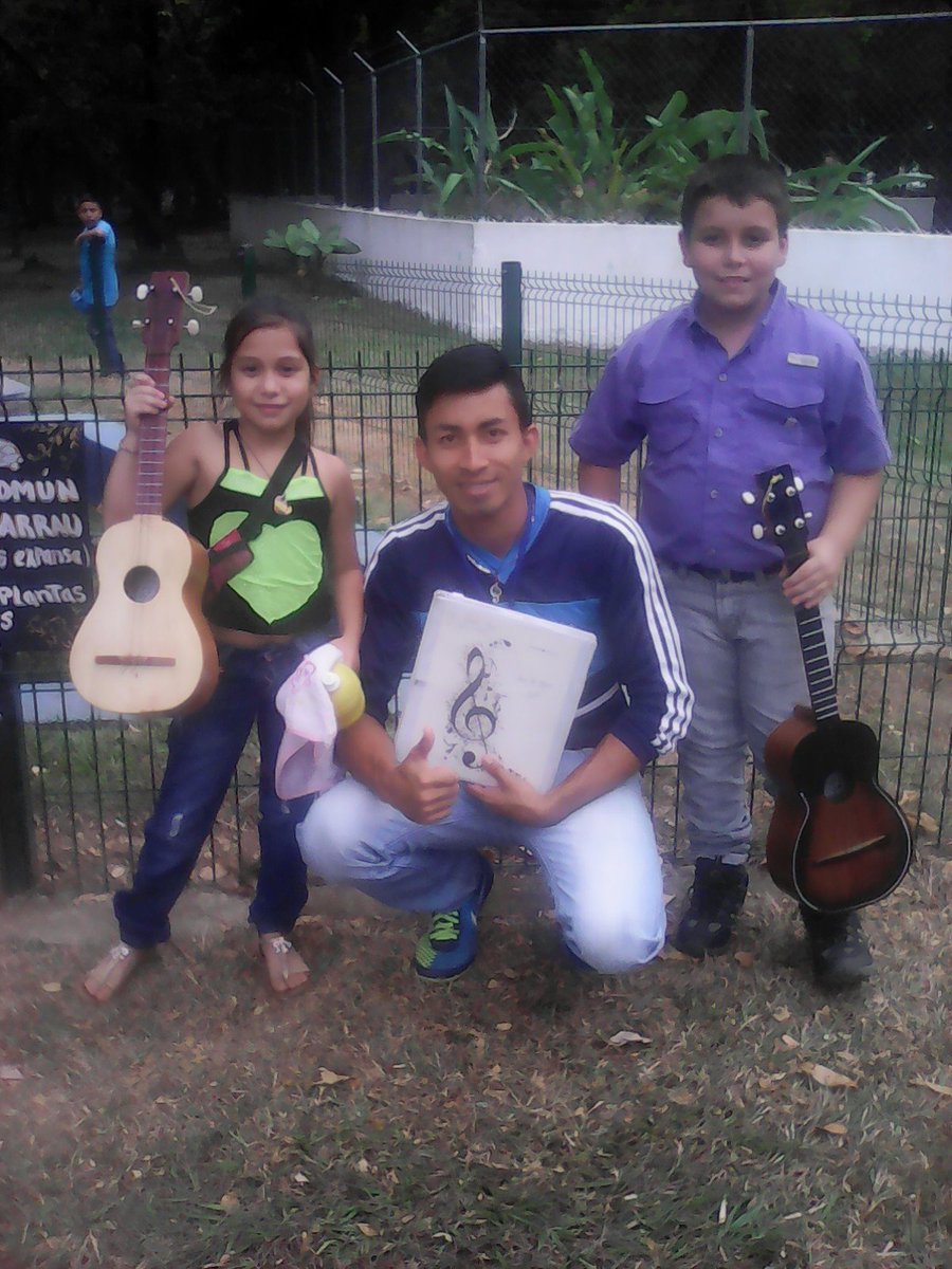 Trabajando con amor. #Ensayos #constancia #41Aniversario #TocarcantaryLuchar #Barinitas #ModuloTraspuesto