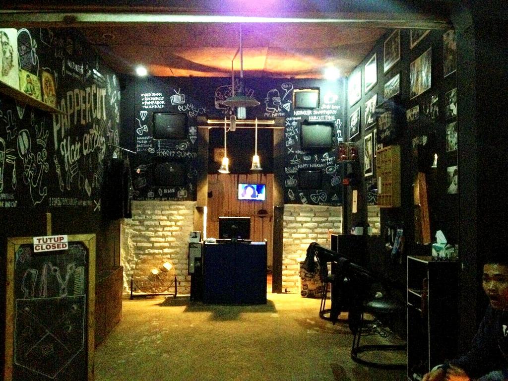 pappercuts's tweet image. Temukan punk'ass kami di Jl.raya narogong pangkalan 2 cikiwul, bantargebang kota bekasi Open : 10 am - 11 pm !