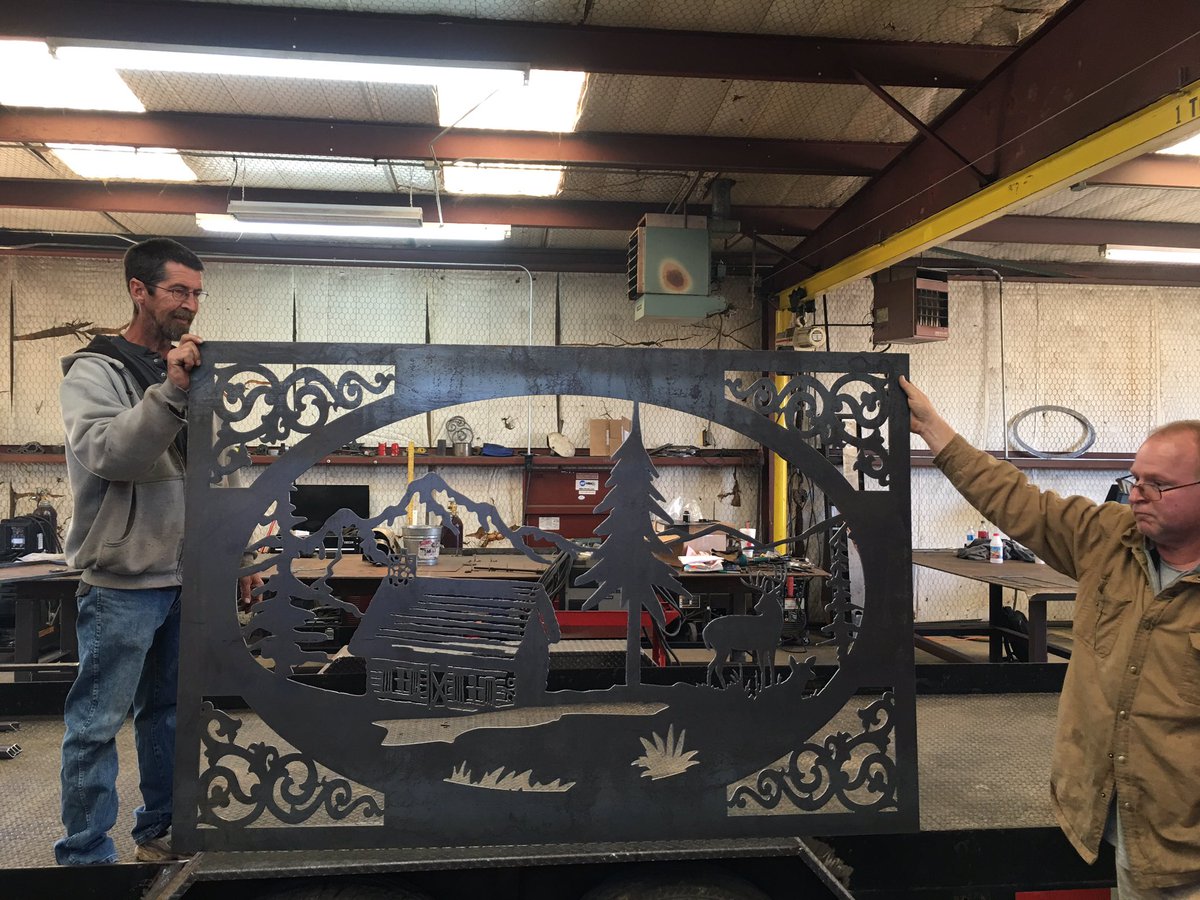 ezcutcnc's tweet photo. Outlaw Fab cutting with their new EZCutCNC plasma! First Cut! #EZCutCNC https://t.co/EYlN89ekzX