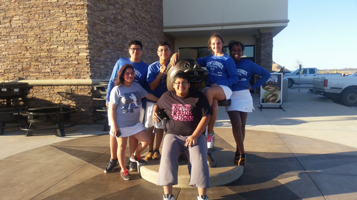 MelAStoltz's tweet photo. @nchstnns Had a good time w/these kids today @ waller jv. Buc-ees to finish the day! https://t.co/mwOBUjestv