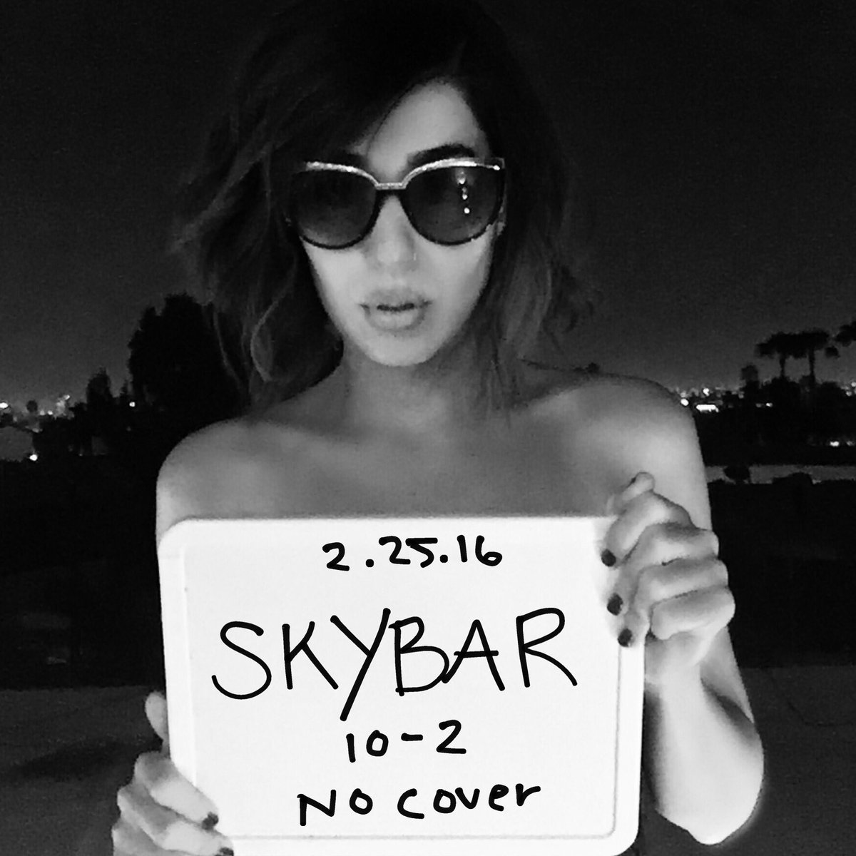 SHIVARASA_'s tweet image. Tonight ~ @SkybarLA  🌚🌴 #aaroncolbertent