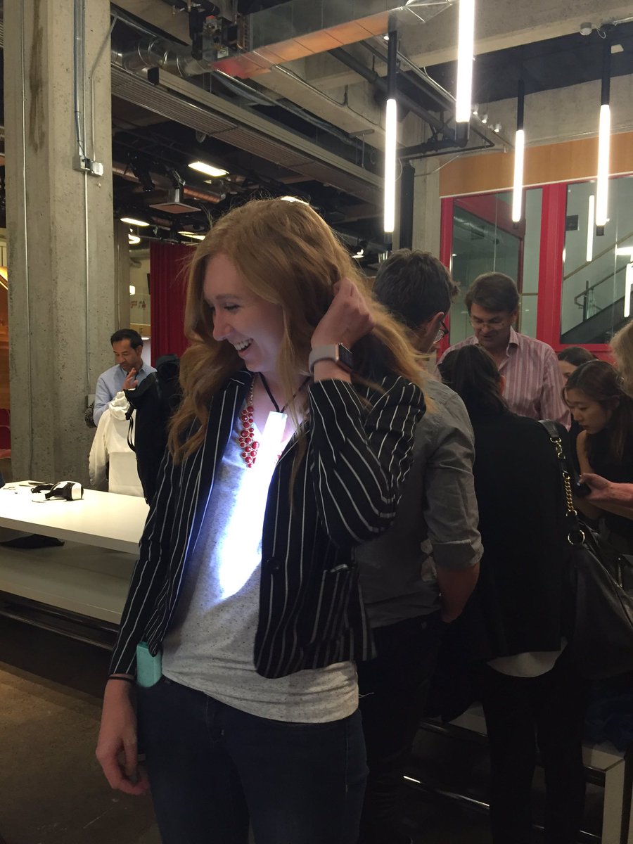 meg_busch's tweet image. Modeling @cruxglow from @rafalpiersiak at #WearTechCon #FTW2016 #TECHFashionWeek!