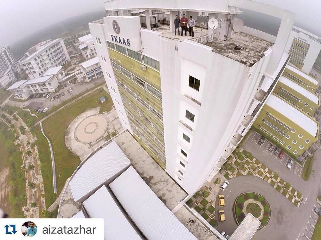 dronodromo_com's tweet photo. #Repost @aizatazhar with @repostapp.
γ»γ»γ»
Selfie Maut Fkaas... #uthm #fkaas #batupahat #paritraja #kuittho #konvoksy⦠https://t.co/PsvYuZiApD