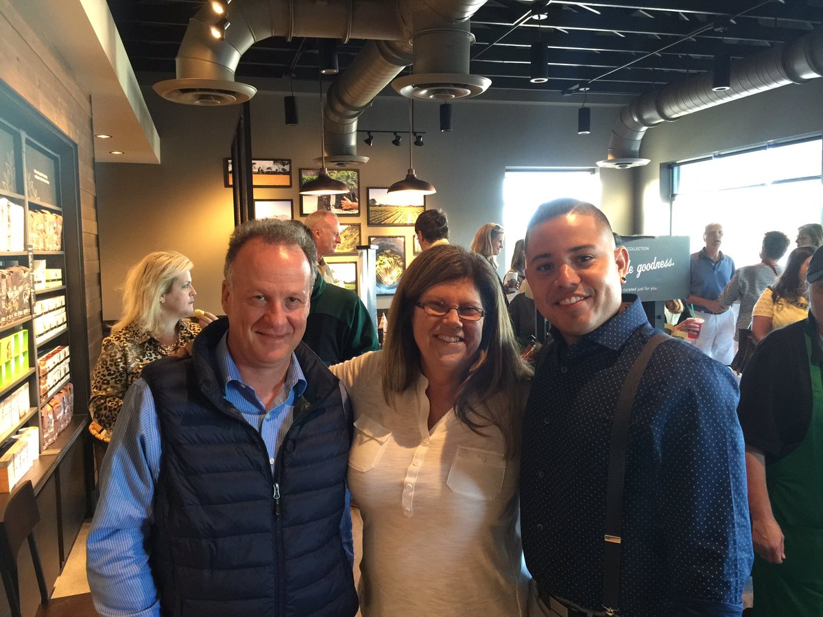 Sbux_KeyWest's tweet photo. Now happening at Starbucks #keywest. #friendsandfamily #tobeapartner @smarbesu1 @mamasuesbux https://t.co/JMtliIrSze