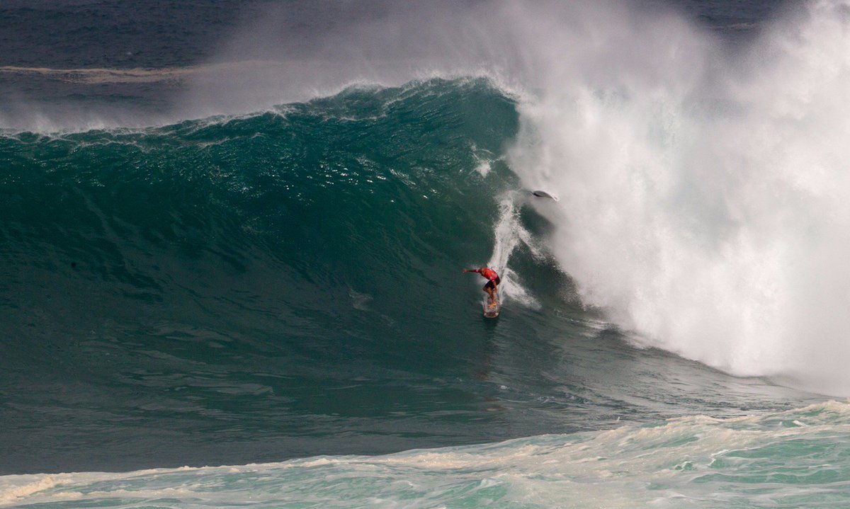 wsl's tweet photo. .@kellyslater's in the water in 10 minutes! Watch Rd 2, Heat 2 LIVE! #EddieWouldGo https://t.co/KFxyqUsqGq https://t.co/5MTwlZB9Zu