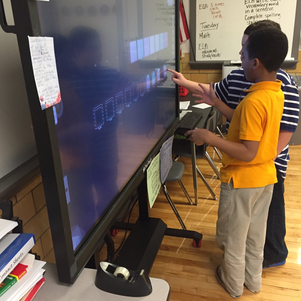 MonikaSF1's tweet image. Homemade snowflake lesson by Mr. H! Engaging, and fun! @MrHilbelink @WBinstruction