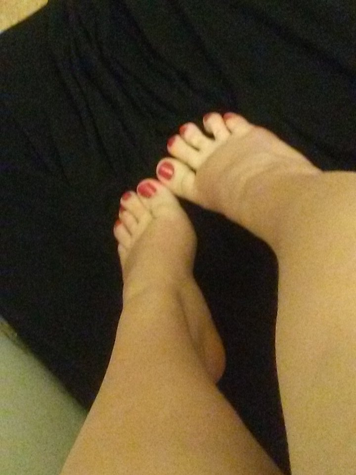mistresskaitlyn's tweet photo. #sweatyfeet #footfetish #lickmytoes #pedineeded #footworship #MssKaitlynnOfAtl #badfemdoms https://t.co/mHqqmmLPX1